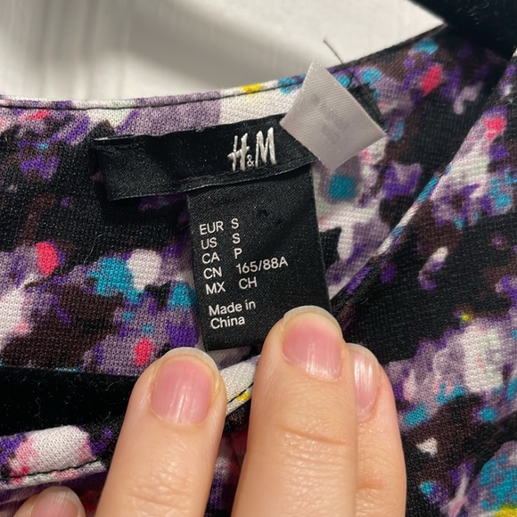 Floral Shift Dress - Picture 3 of 4